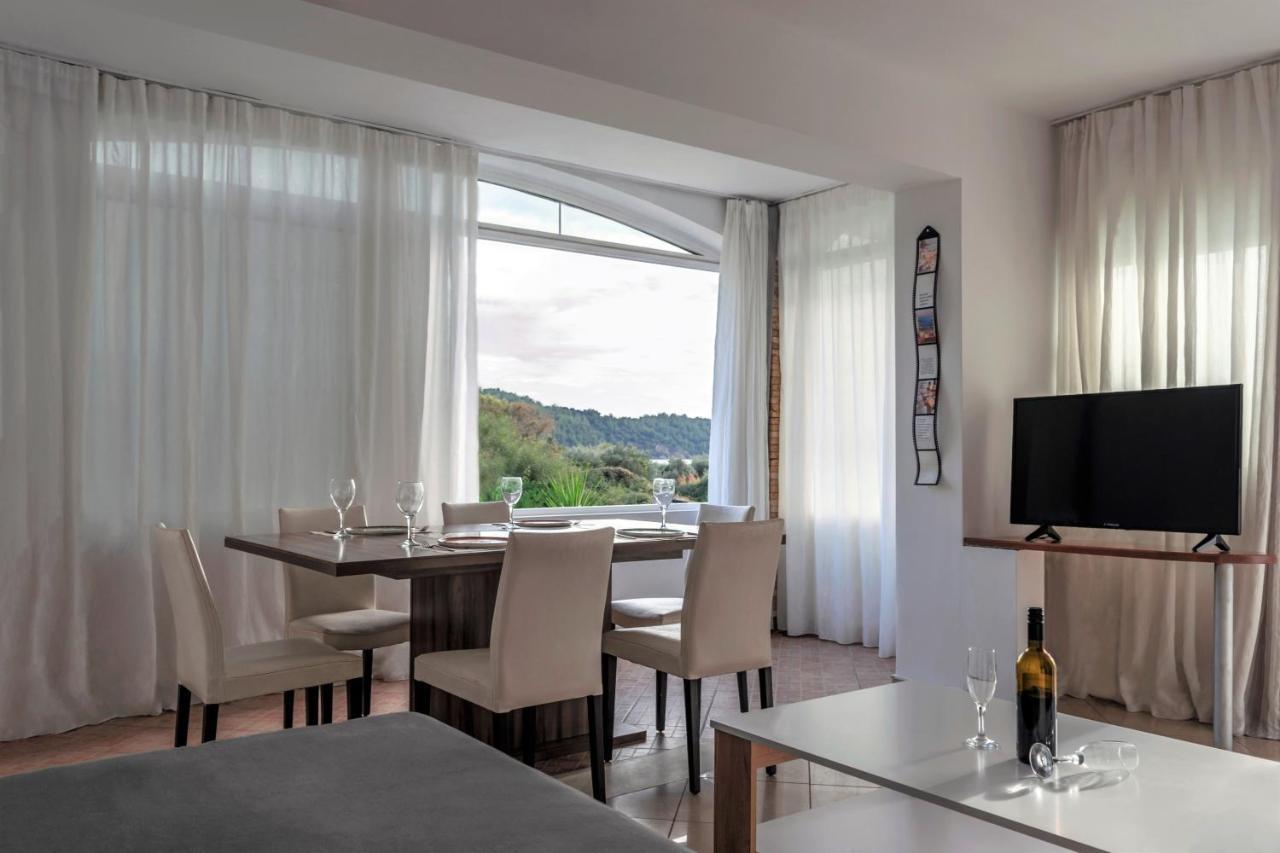 Kapahi Seaview Hotel Apartments Потос Екстериор снимка