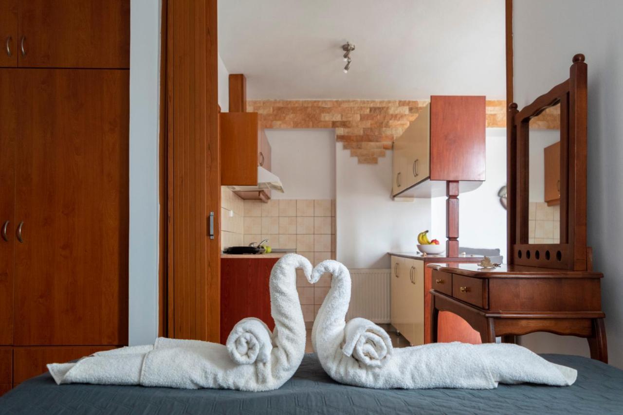 Kapahi Seaview Hotel Apartments Потос Екстериор снимка