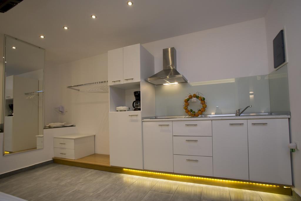 Kapahi Seaview Hotel Apartments Потос Екстериор снимка