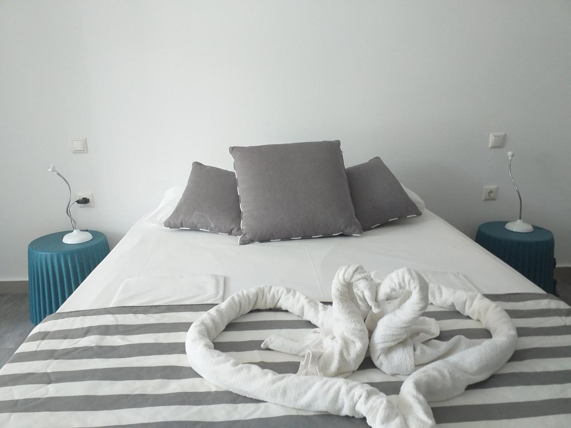 Kapahi Seaview Hotel Apartments Потос Стая снимка